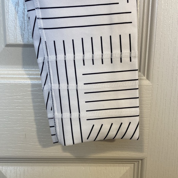 BNWOT. MPG white and black patterned leggings. Size small. - Picture 3 of 5